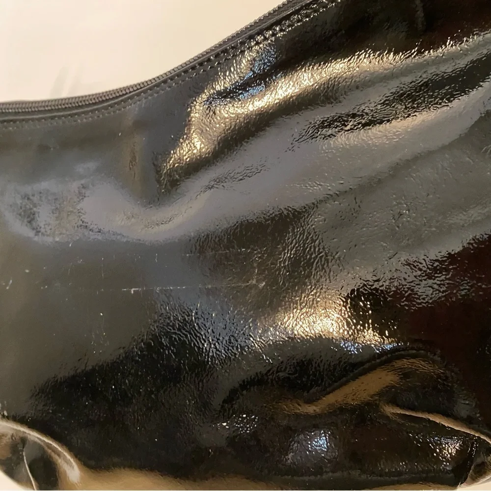 MAURIZIO TAIUTI BAG HOBO SHOULDER BLACK PATENT LEATHER ITALY GOLD CHAIN STRAP